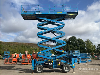 Scissor lift GENIE