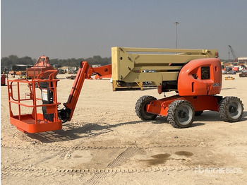 Articulated boom JLG