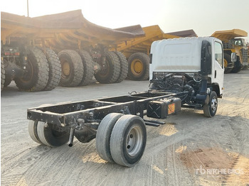 Cab chassis truck 2019 Isuzu NPR 4x2 Cab and Chassis: picture 3