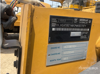 Skid steer loader CATERPILLAR 216B3
