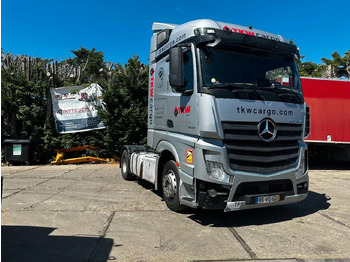 Tractor unit MERCEDES-BENZ Actros 1845
