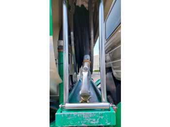 Tank truck MERCEDES AXOR: picture 5 Tank truck MERCEDES AXOR: picture 5