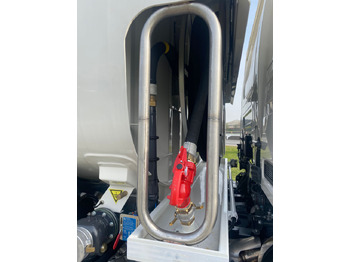 Tank truck SCANIA P410: picture 2
