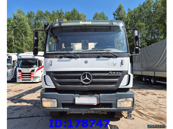 Concrete pump truck MERCEDES-BENZ Axor 2633 6x4 Schwing 750: picture 2