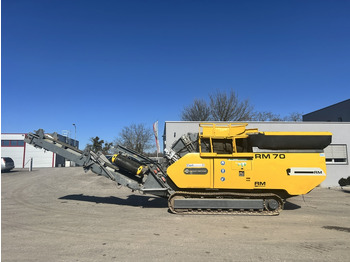 Mobile crusher