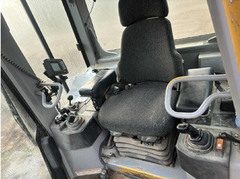 Bulldozer Caterpillar D5G: picture 4