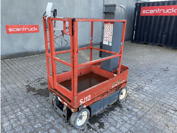 Vertical mast lift SKYJACK