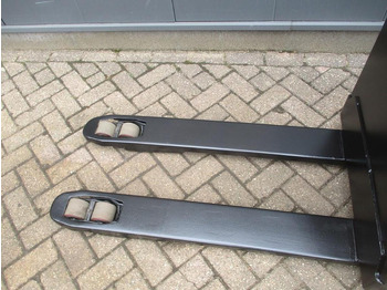 Pallet truck BT LWE 160: picture 4