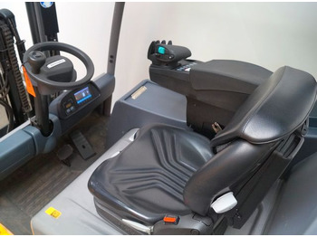 Electric forklift Jungheinrich EFG216: picture 4