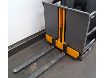 Order picker Jungheinrich EKS312: picture 3