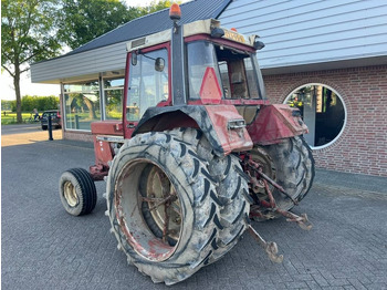 Farm tractor International 844: picture 3