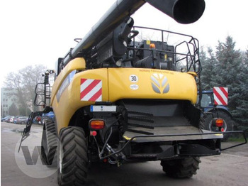 Combine harvester New Holland CR 9090 SCR: picture 5