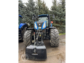 Farm tractor NEW HOLLAND T8