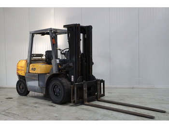 Diesel forklift TCM