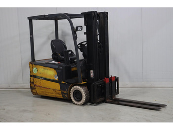 Electric forklift TCM