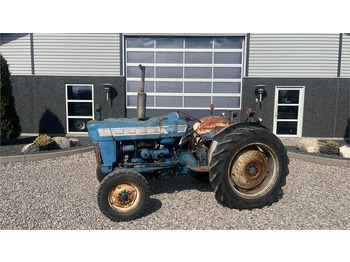 Farm tractor FORD