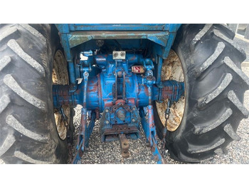 Farm tractor Ford 6700: picture 4
