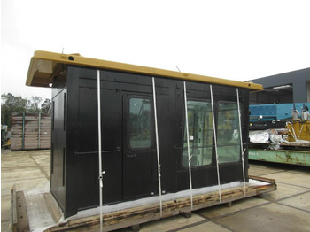 Cab CATERPILLAR