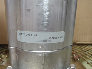 New Hydraulic motor for Construction machinery New Holland 4532000: picture 2 New Hydraulic motor for Construction machinery New Holland 4532000: picture 2