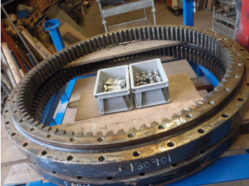Slewing ring NEW HOLLAND