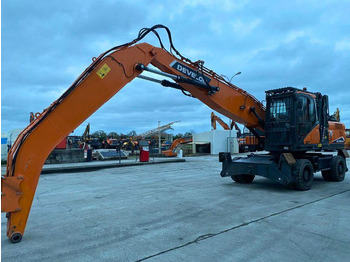 Wheel excavator DOOSAN