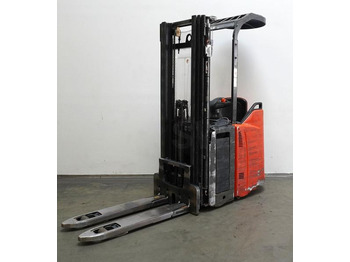 Stacker Linde D 12 SP 133: picture 2