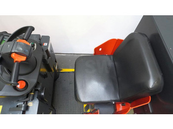 Tow tractor Linde P 50 C 1190: picture 3