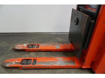 Pallet truck Linde T 30 131: picture 5