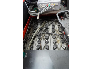 Order picker Linde V 48 5213: picture 5