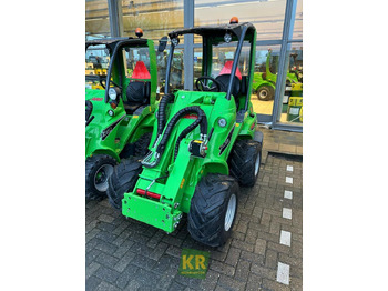 Compact loader AVANT