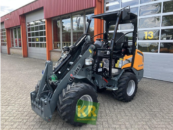 Compact loader GIANT