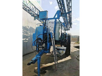 Trailed sprayer