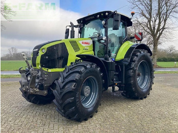 Farm tractor CLAAS Axion 830