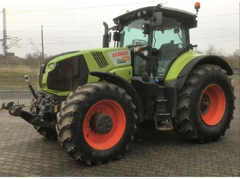 Farm tractor CLAAS Axion 850