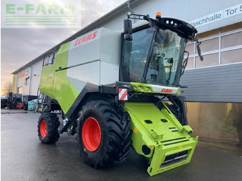 Combine harvester CLAAS
