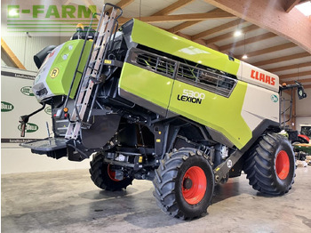 Combine harvester CLAAS Lexion