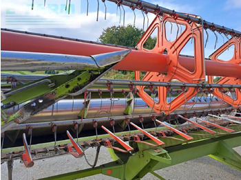 Combine harvester CLAAS Lexion