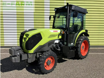 Farm tractor CLAAS Nexos 220