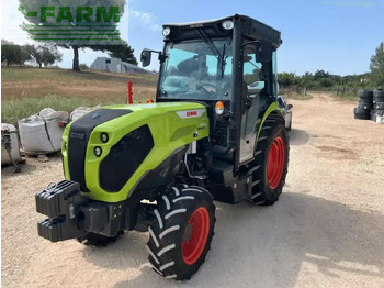 Farm tractor CLAAS Nexos