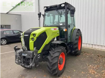 Farm tractor CLAAS Nexos