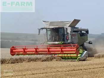 Combine harvester CLAAS