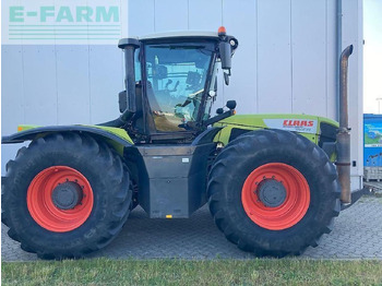 Farm tractor CLAAS Xerion 3800