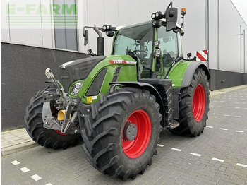 Farm tractor FENDT 724 Vario