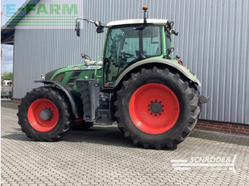 Farm tractor FENDT 724 Vario