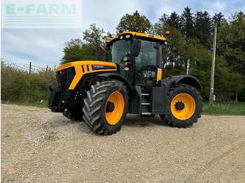 Farm tractor JCB Fastrac 4220
