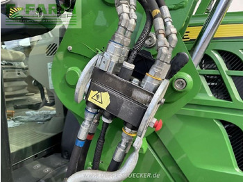Farm tractor John Deere 6110r: picture 3