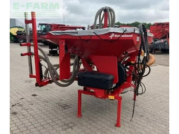 Fertilizer spreader KVERNELAND