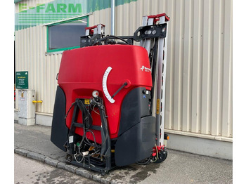 Trailed sprayer KVERNELAND