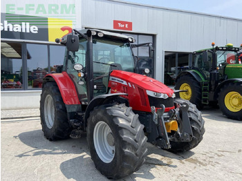 Farm tractor MASSEY FERGUSON 5611
