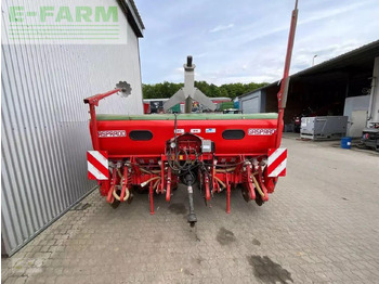 Precision sowing machine